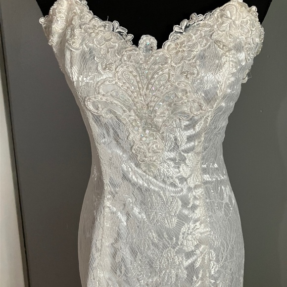 Vintage Wedding Dress - Picture 1 of 8